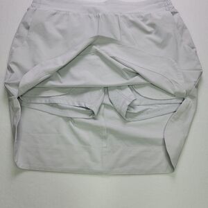 Athleta Stellar Skort Size Small Light Gray Athletic Lightweight Pockets Tennis